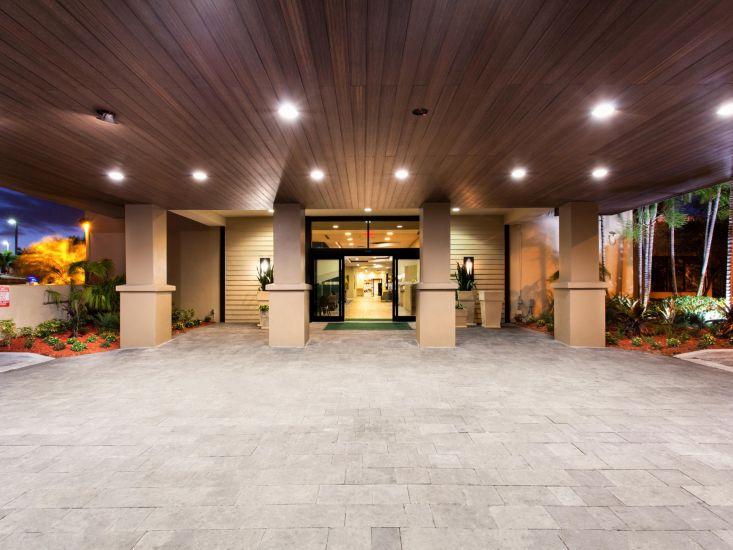 Holiday Inn Miami West - Airport Area By Ihg Хайлиа-Гарденс Экстерьер фото